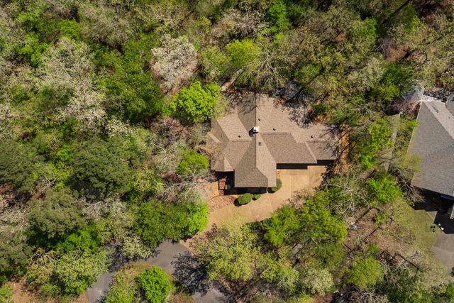 10 Princesa Lane, Hot Springs Village, AR 71909