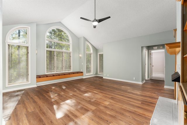 10 Princesa Lane, Hot Springs Village, AR 71909