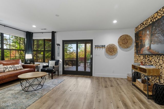3588 Four Seasons Lane, Sevierville, TN 37862