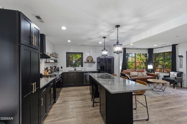 3588 Four Seasons Lane, Sevierville, TN 37862
