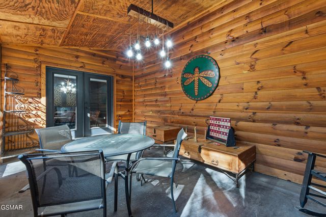 3588 Four Seasons Lane, Sevierville, TN 37862