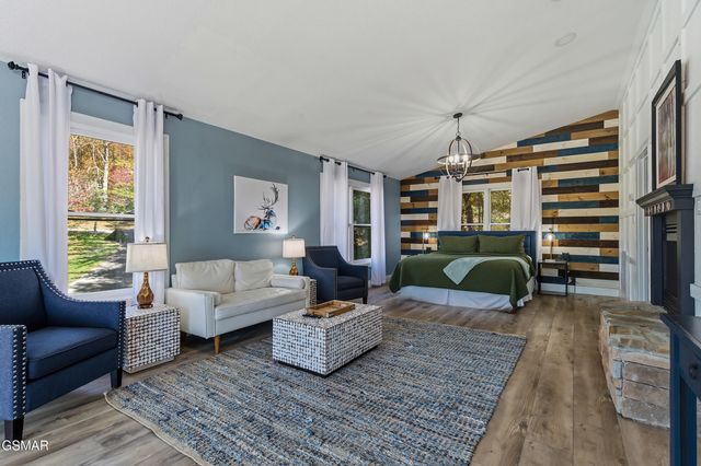 3588 Four Seasons Lane, Sevierville, TN 37862