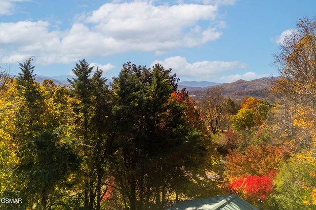 3588 Four Seasons Lane, Sevierville, TN 37862