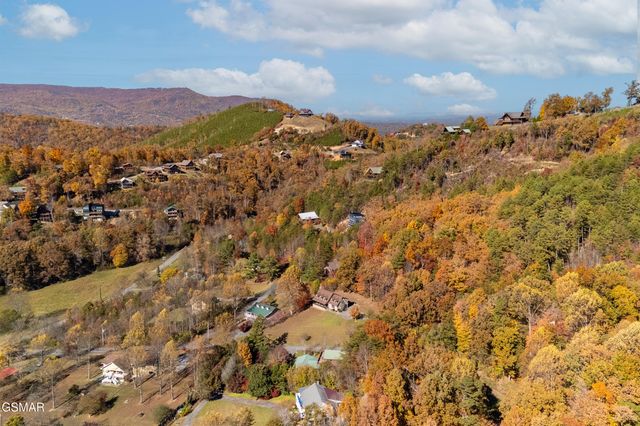 3588 Four Seasons Lane, Sevierville, TN 37862