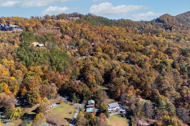 3588 Four Seasons Lane, Sevierville, TN 37862
