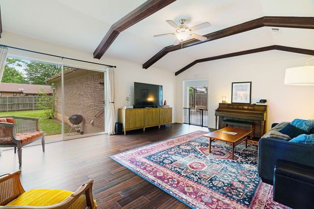 2745 Simpson Street, Paris, TX 75460