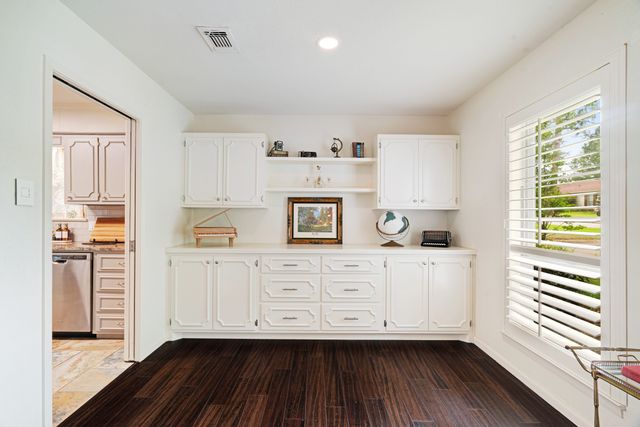 2745 Simpson Street, Paris, TX 75460