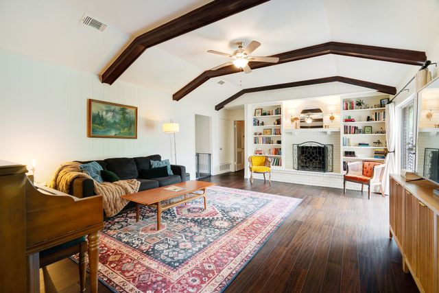 2745 Simpson Street, Paris, TX 75460