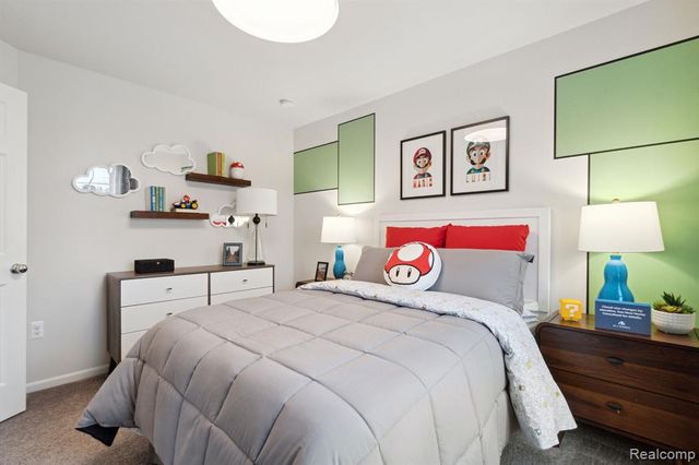 360 Hidden River, Holly, MI 48442