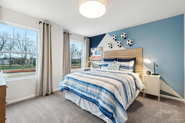 360 Hidden River, Holly, MI 48442