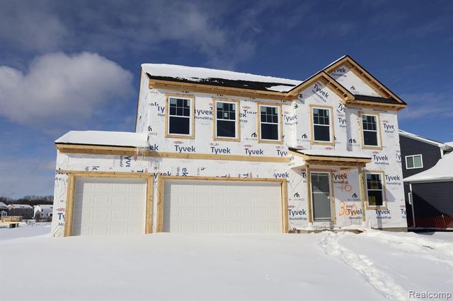 360 Hidden River, Holly, MI 48442