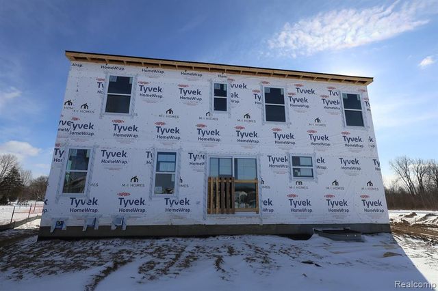 360 Hidden River, Holly, MI 48442