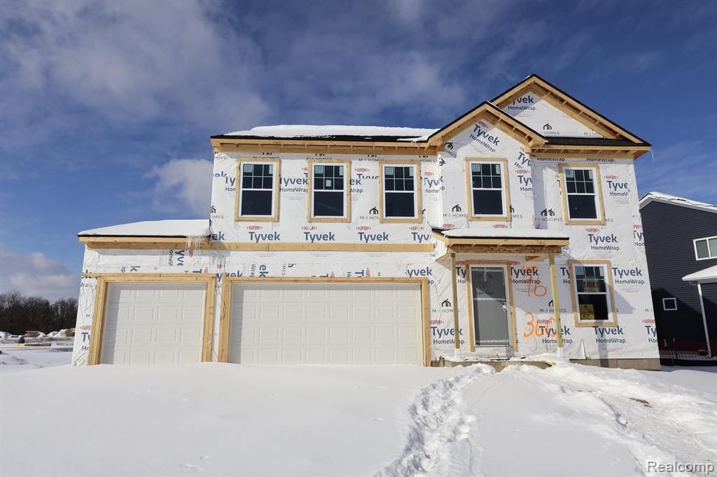 360 Hidden River, Holly, MI 48442