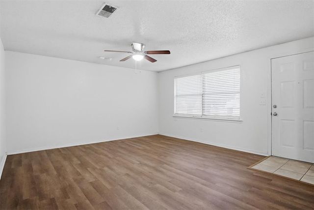 7702 NW 113th Place, Oklahoma City, OK 73162
