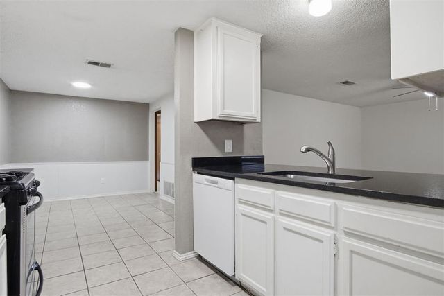 7702 NW 113th Place, Oklahoma City, OK 73162