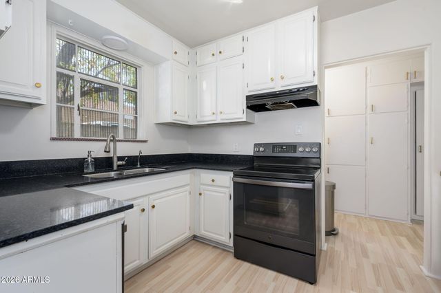 1530 W Edgemont Avenue, Phoenix, AZ 85007