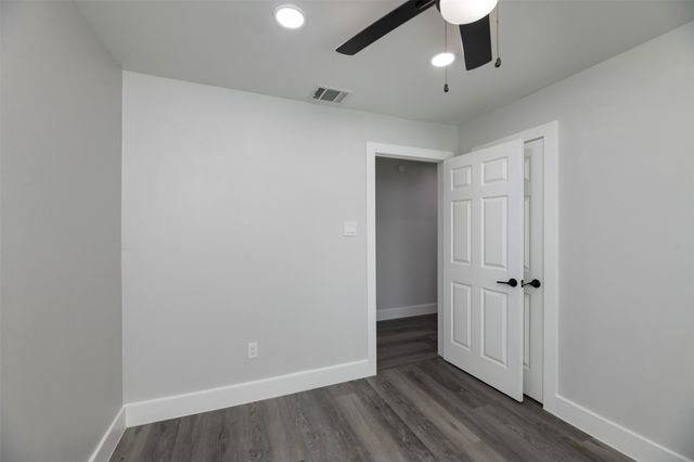 1409 W Bruton Road, Mesquite, TX 75149