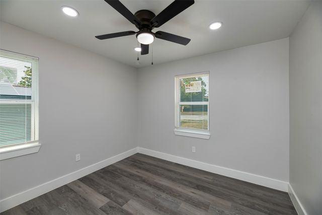 1409 W Bruton Road, Mesquite, TX 75149