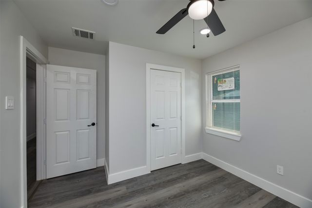 1409 W Bruton Road, Mesquite, TX 75149