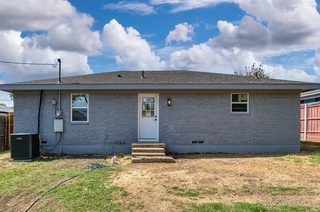 1409 W Bruton Road, Mesquite, TX 75149