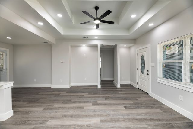 1409 W Bruton Road, Mesquite, TX 75149