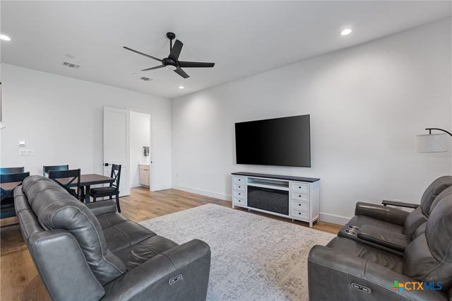 590 Old Mill Road 153, Cedar Park, TX 78613