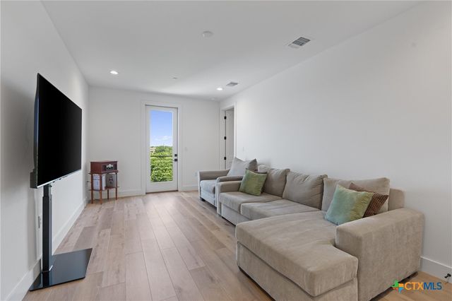 590 Old Mill Road 153, Cedar Park, TX 78613