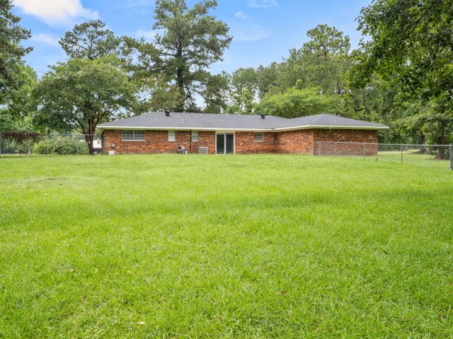 166 FOSTER ROAD, Leesville, LA 71446