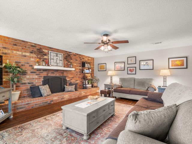 166 FOSTER ROAD, Leesville, LA 71446