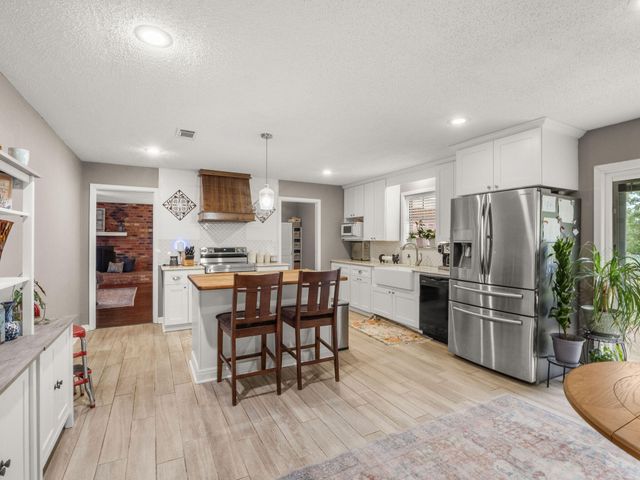 166 FOSTER ROAD, Leesville, LA 71446