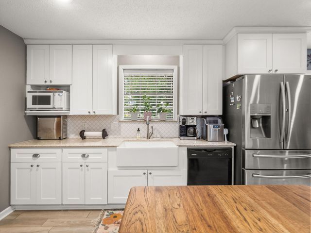 166 FOSTER ROAD, Leesville, LA 71446