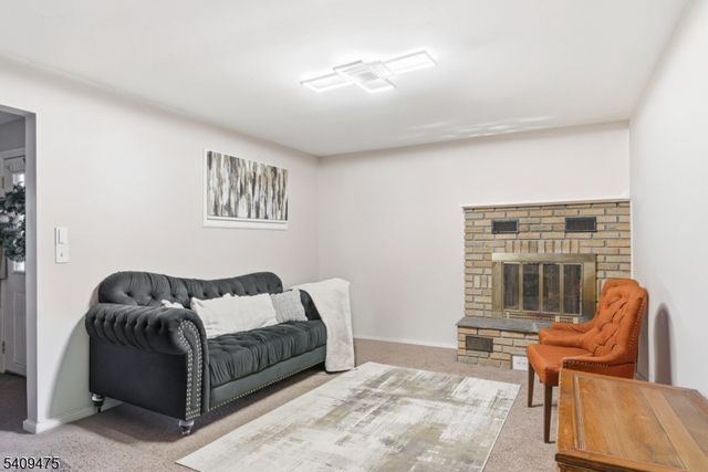 310 Boulevard Dr, Wayne Twp., NJ 07470