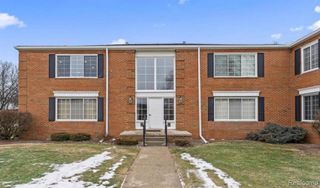 670 E Fox Hills Drive 109, Bloomfield Hills, MI 48304