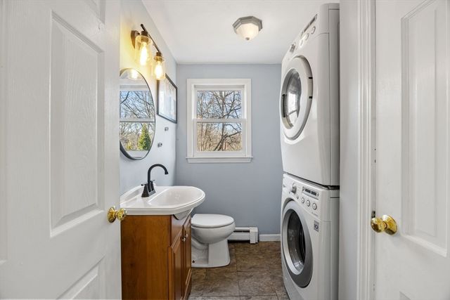 19 Leonard St, Lakeville, MA 02347