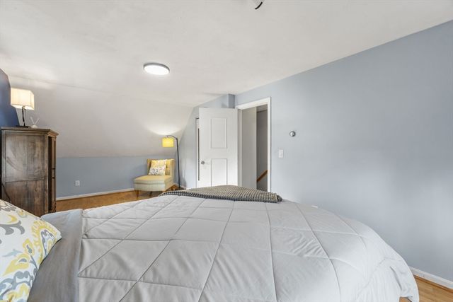 19 Leonard St, Lakeville, MA 02347