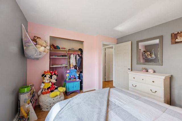 19 Leonard St, Lakeville, MA 02347