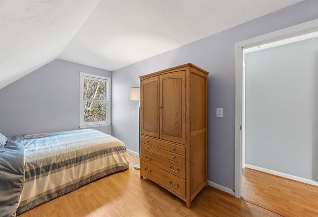 19 Leonard St, Lakeville, MA 02347