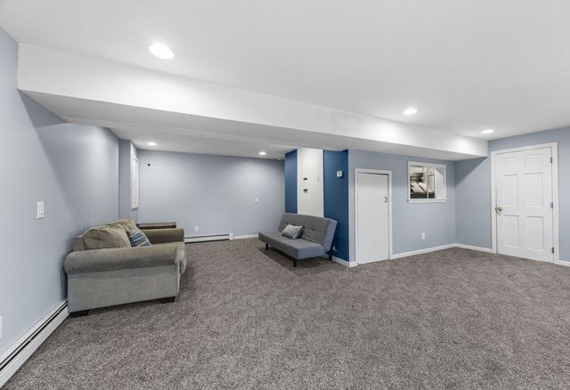 19 Leonard St, Lakeville, MA 02347