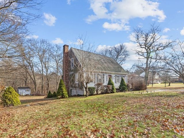 19 Leonard St, Lakeville, MA 02347