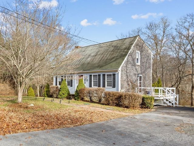 19 Leonard St, Lakeville, MA 02347