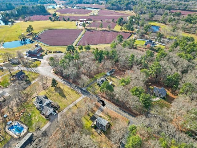 19 Leonard St, Lakeville, MA 02347