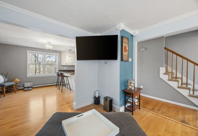 19 Leonard St, Lakeville, MA 02347