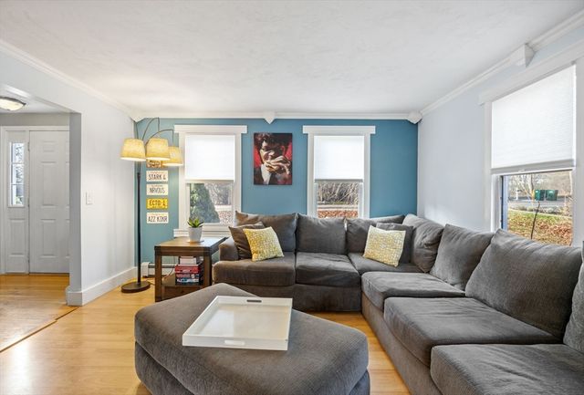 19 Leonard St, Lakeville, MA 02347