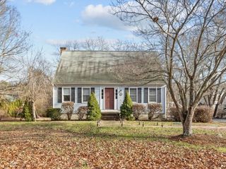 19 Leonard St, Lakeville, MA 02347