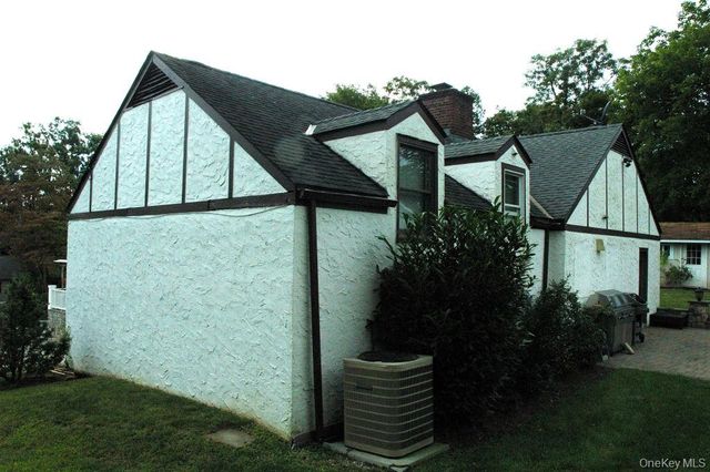 20 E Annadale Street, Armonk, NY 10504