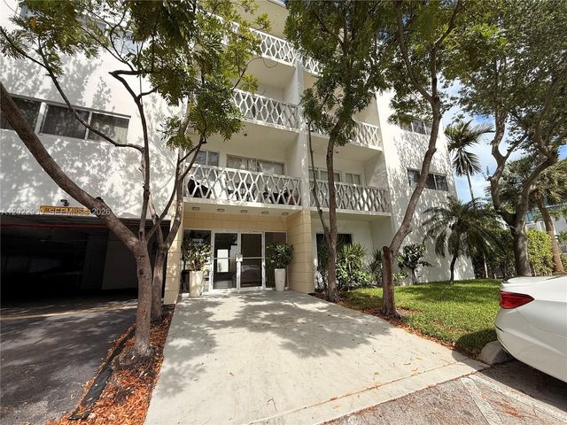 10001 W Bay Harbor Dr 205, Bay Harbor Islands, FL 33154