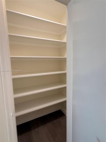 10001 W Bay Harbor Dr 205, Bay Harbor Islands, FL 33154