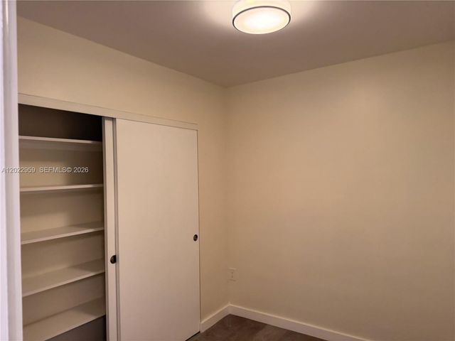 10001 W Bay Harbor Dr 205, Bay Harbor Islands, FL 33154