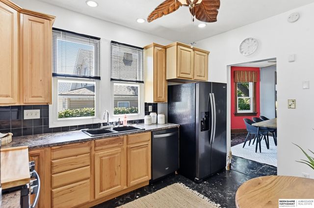 4115 S 13th Street, Omaha, NE 68107