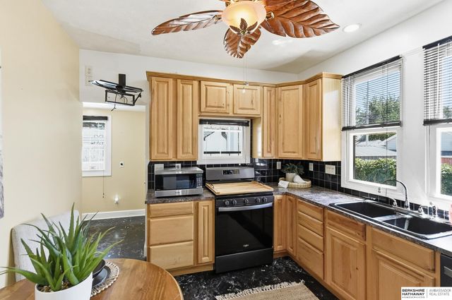 4115 S 13th Street, Omaha, NE 68107